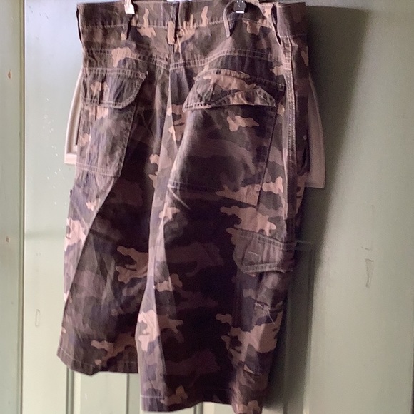 New - Picture 2 of 4